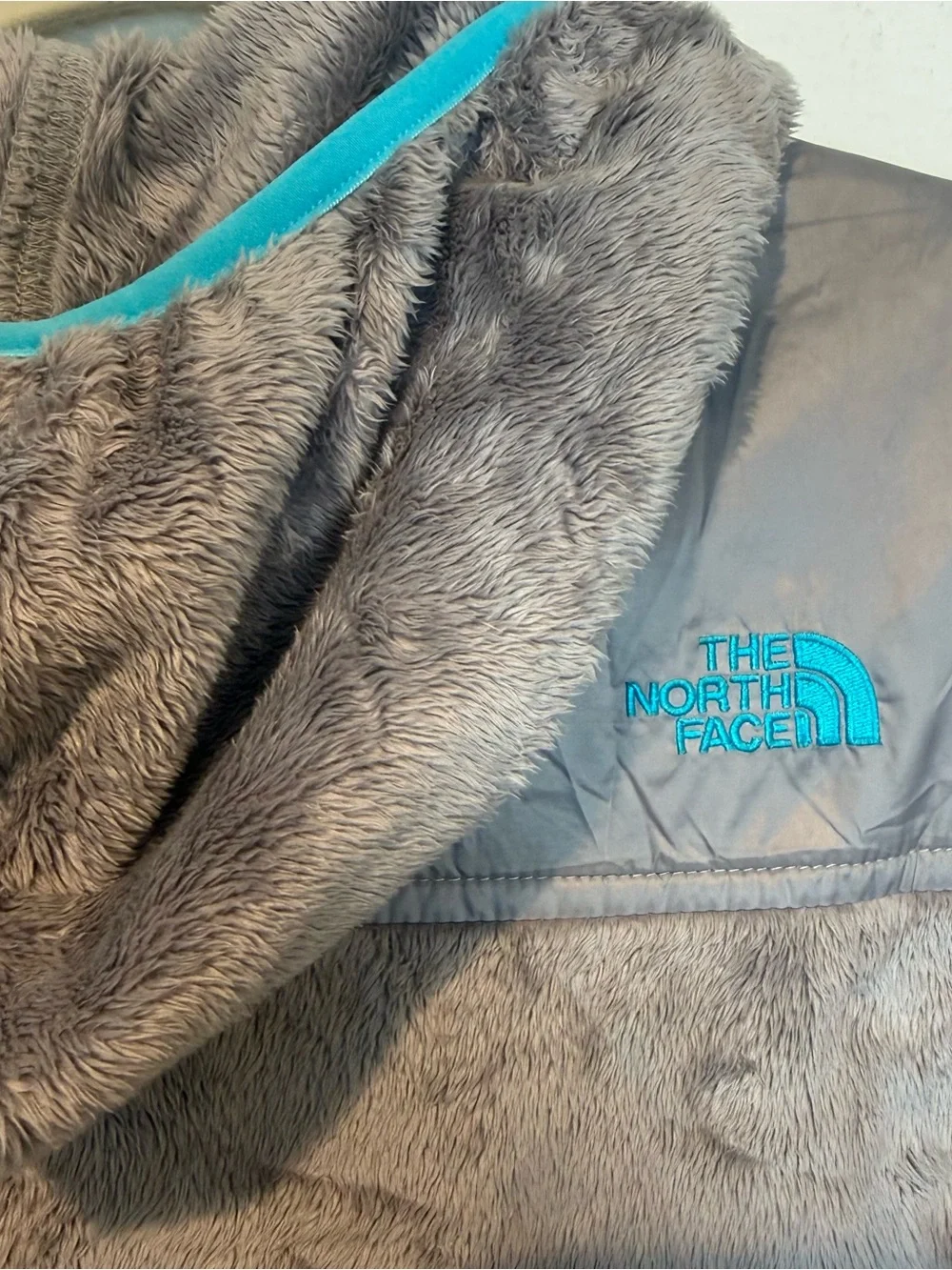 The North Face Girl's Osito Hooded Soft Jacket Girls Sz L (14/16) Gray and Aqua